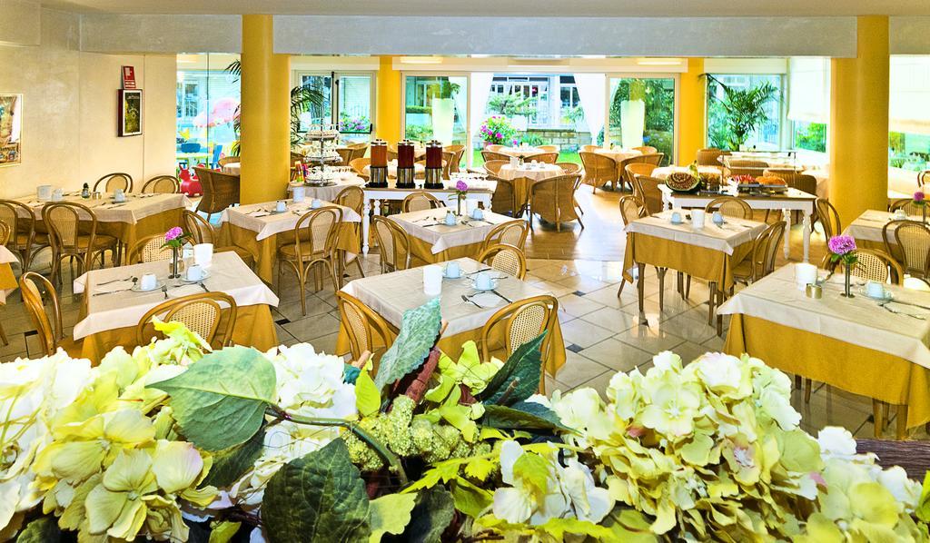 Hotel Montecarlo Bibione Exterior foto